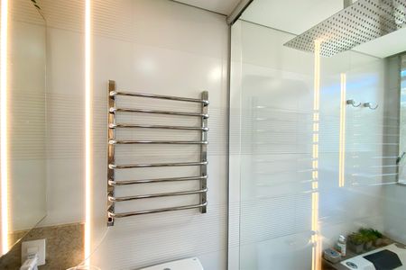 Apartamento à venda com 180m², 3 quartos e 4 vagasBanheiro da Suíte 1