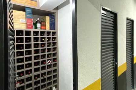 Apartamento à venda com 180m², 3 quartos e 4 vagasBox depósito (adega)