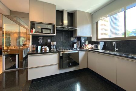 Apartamento à venda com 180m², 3 quartos e 4 vagasCozinha