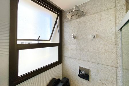 Apartamento à venda com 180m², 3 quartos e 4 vagasBanheiro da Suíte 2