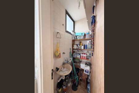 Apartamento à venda com 107m², 3 quartos e 2 vagasBanheiro de Serviço/Depósito