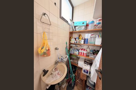 Apartamento à venda com 107m², 3 quartos e 2 vagasBanheiro de Serviço/Depósito