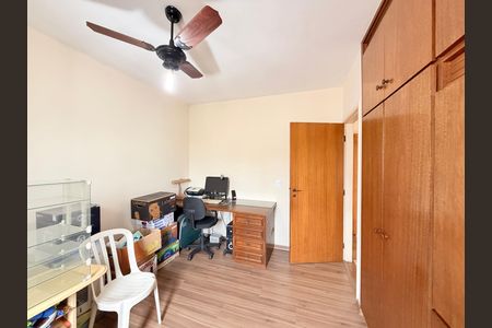Apartamento à venda com 107m², 3 quartos e 2 vagasQuarto 2