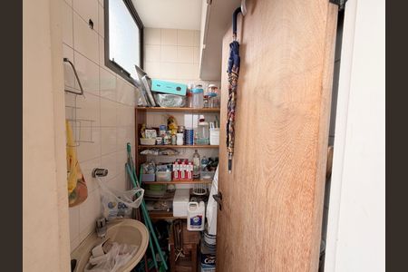 Apartamento à venda com 107m², 3 quartos e 2 vagasBanheiro de Serviço/Depósito