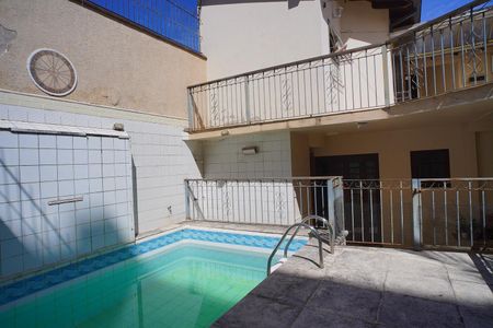 Casa à venda com 389m², 4 quartos e 3 vagas Piscina