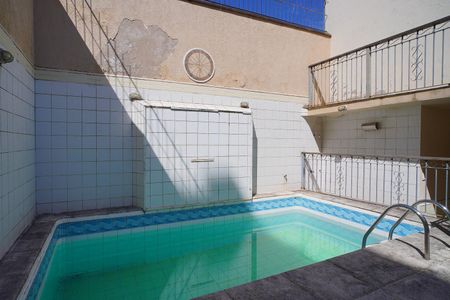Casa à venda com 389m², 4 quartos e 3 vagasPiscina 