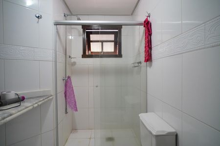 Casa à venda com 389m², 4 quartos e 3 vagasBanheiro suíte 