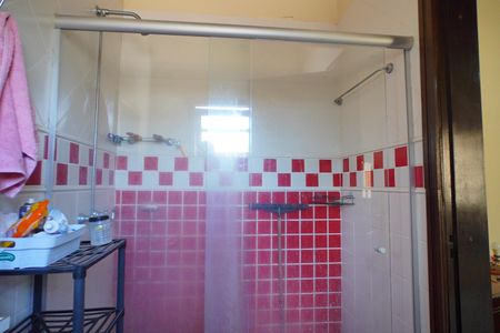 Casa à venda com 389m², 4 quartos e 3 vagasBanheiro suíte 