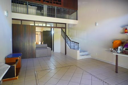Casa à venda com 389m², 4 quartos e 3 vagasSala
