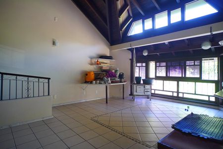 Casa à venda com 389m², 4 quartos e 3 vagasSala