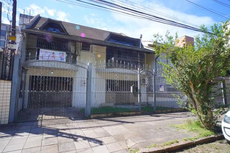 Casa à venda com 389m², 4 quartos e 3 vagasFachada 
