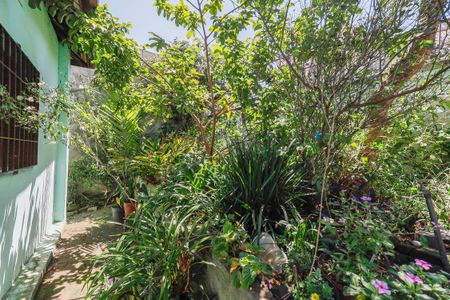 Casa à venda com 300m², 2 quartos e sem vaga Casa à venda com 300m², 2 quartos e sem vagaQuintal