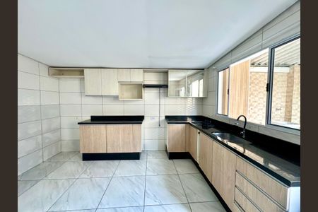 Casa para alugar com 60m², 2 quartos e 1 vagaCozinha