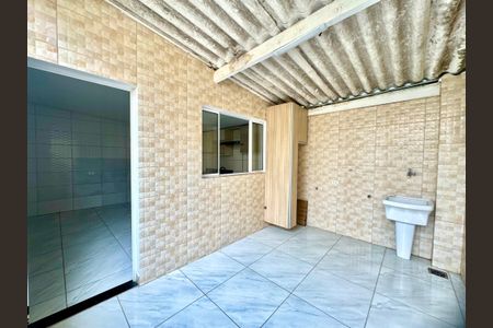 Casa para alugar com 60m², 2 quartos e 1 vagaÁrea de Serviço