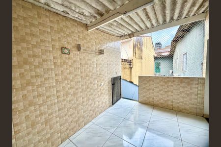 Casa para alugar com 60m², 2 quartos e 1 vagaÁrea de Serviço