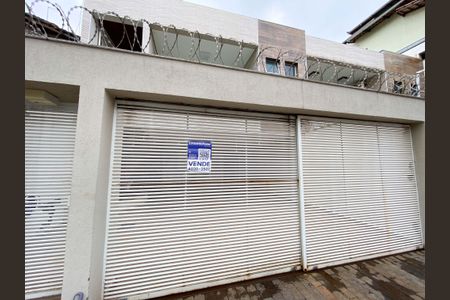 Casa à venda com 390m², 3 quartos e 4 vagas