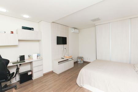 Casa à venda com 390m², 3 quartos e 4 vagas