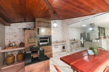 Casa à venda com 390m², 3 quartos e 4 vagas