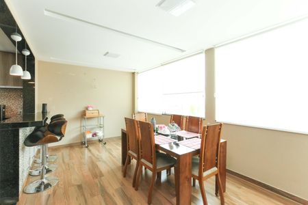 Casa à venda com 390m², 3 quartos e 4 vagas