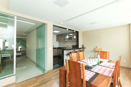 Casa à venda com 390m², 3 quartos e 4 vagas