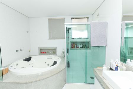 Casa à venda com 390m², 3 quartos e 4 vagas