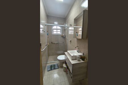 Banheiro de casa à venda com 3 quartos, 180m² em Parque dos Bancarios, São Paulo