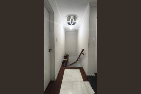 Corredor de casa à venda com 3 quartos, 180m² em Parque dos Bancarios, São Paulo