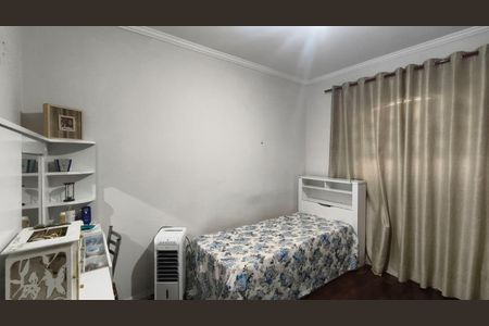 Quarto de casa à venda com 3 quartos, 180m² em Parque dos Bancarios, São Paulo