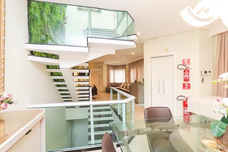 Casa para alugar com 260m², 4 quartos e 7 vagasSala