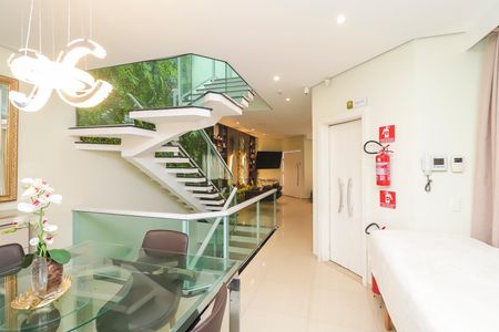 Casa para alugar com 260m², 4 quartos e 7 vagasSala