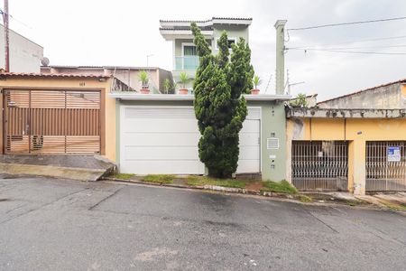 Casa para alugar com 260m², 4 quartos e 7 vagasFachada