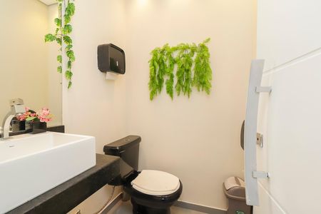 Casa para alugar com 260m², 4 quartos e 7 vagasBanheiro de serviço