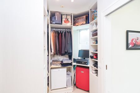 Casa para alugar com 260m², 4 quartos e 7 vagasCloset da suíte 1