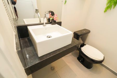 Casa para alugar com 260m², 4 quartos e 7 vagasBanheiro de serviço