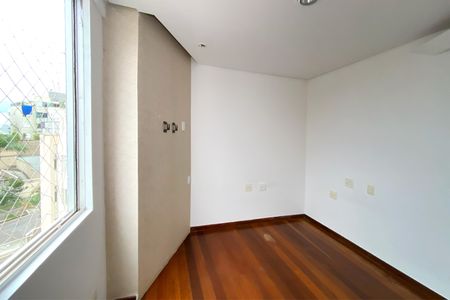 Apartamento à venda com 150m², 3 quartos e 2 vagas Apartamento à venda com 150m², 3 quartos e 2 vagasSuite