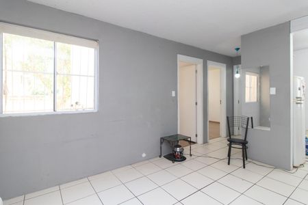 Sala de apartamento para alugar com 2 quartos, 42m² em Glória, Porto Alegre