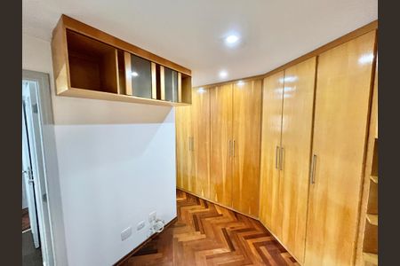 Apartamento à venda com 124m², 3 quartos e 4 vagasQuarto Suíte 2