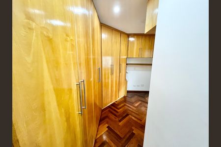 Apartamento à venda com 124m², 3 quartos e 4 vagasQuarto Suíte 2