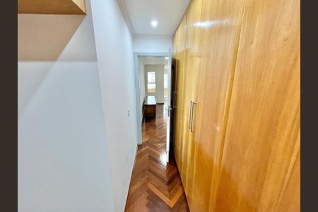 Apartamento à venda com 124m², 3 quartos e 4 vagasQuarto Suíte 2