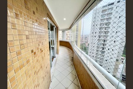 Apartamento à venda com 124m², 3 quartos e 4 vagasVaranda da Sala