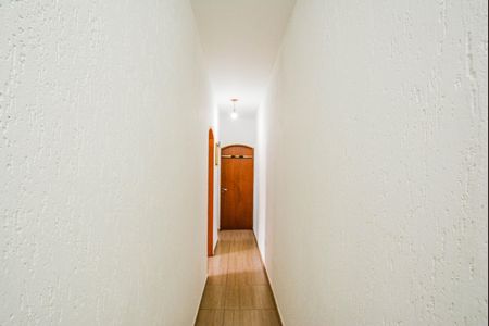 Casa à venda com 150m², 3 quartos e 2 vagasCorredor