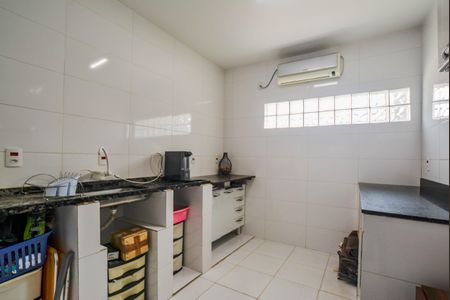 Casa à venda com 150m², 3 quartos e 2 vagasÁrea de Serviço