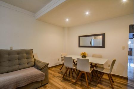 Casa à venda com 150m², 3 quartos e 2 vagasSala
