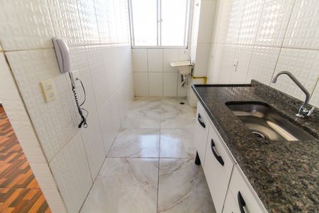 Apartamento para alugar com 45m², 2 quartos e sem vaga Apartamento para alugar com 45m², 2 quartos e sem vagaCozinha e Área de Serviço