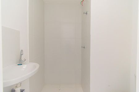 Banheiro de kitnet/studio para alugar com 1 quarto, 25m² em Jardim Imperador (zona Leste), São Paulo