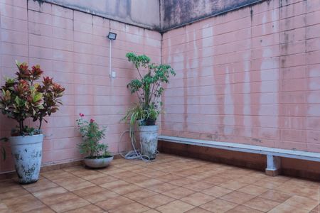 Casa à venda com 200m², 3 quartos e 3 vagas Casa à venda com 200m², 3 quartos e 3 vagasQuintal