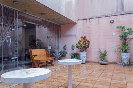 Casa à venda com 200m², 3 quartos e 3 vagas Casa à venda com 200m², 3 quartos e 3 vagasQuintal