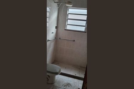 Casa à venda com 600m², 2 quartos e 3 vagasBanheiro social