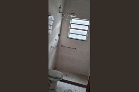 Casa à venda com 600m², 2 quartos e 3 vagasBanheiro social