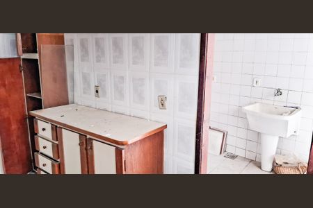 Casa à venda com 600m², 2 quartos e 3 vagasCozinha e Área de serviço